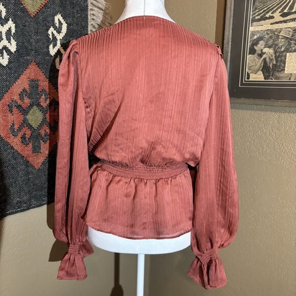 Medium Express Peplum Top - Picture 2 of 3